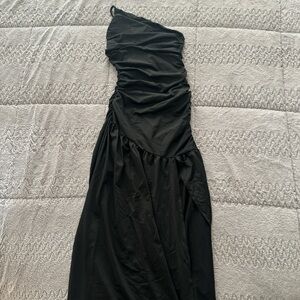Elegant Black One-Shoulder Dress